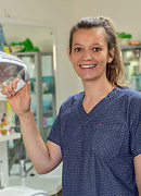 Susi / Zahnmedizinische Fachangestellte, leitende Helferin, selbständige Tätigkeit in Prophylaxe, Kinderprophylaxe, OP-Assisitenz, Hygiene- und Materialmanagement